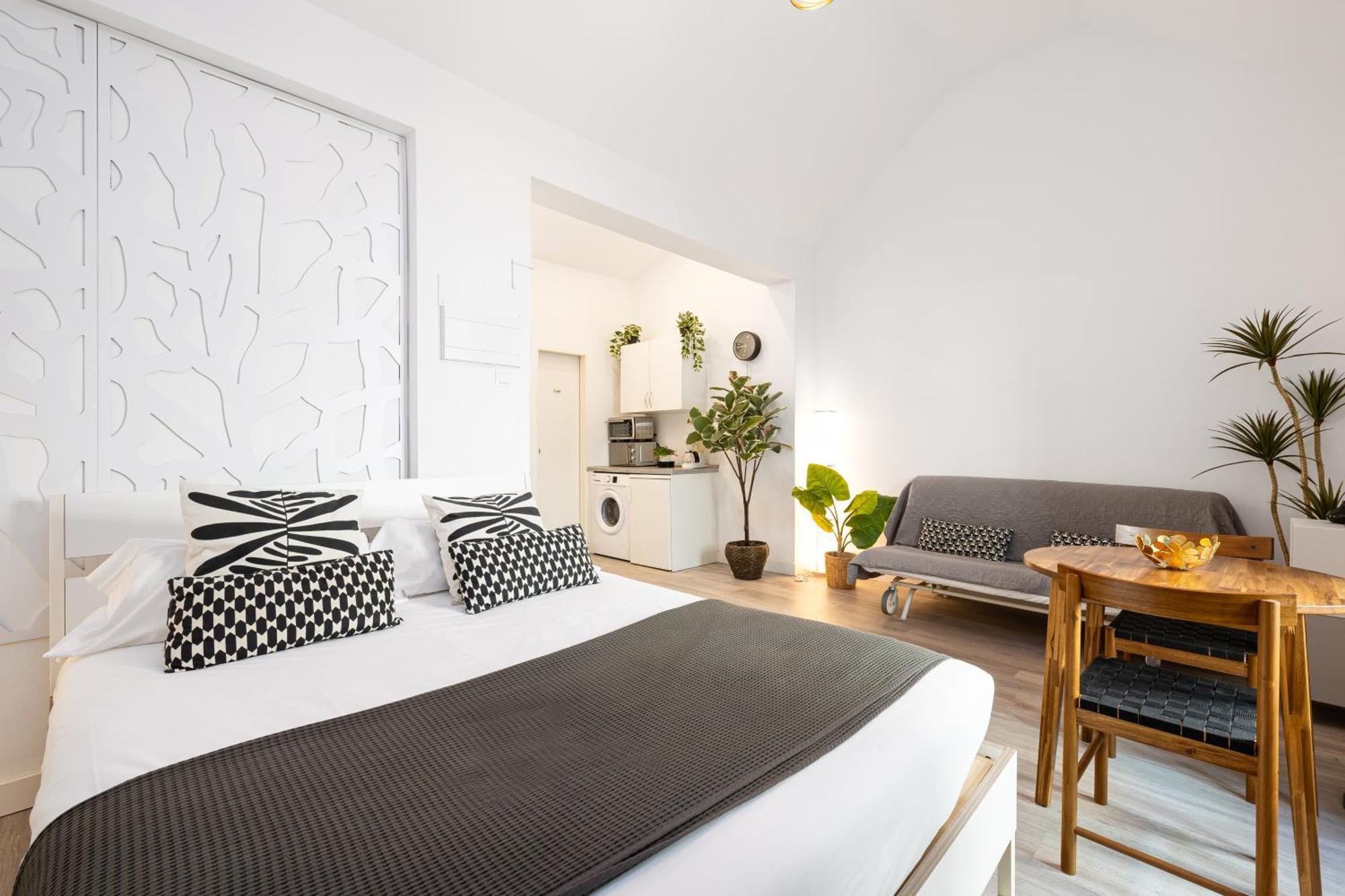 Апартаменты Holidays2Malaga Picasso Area Экстерьер фото