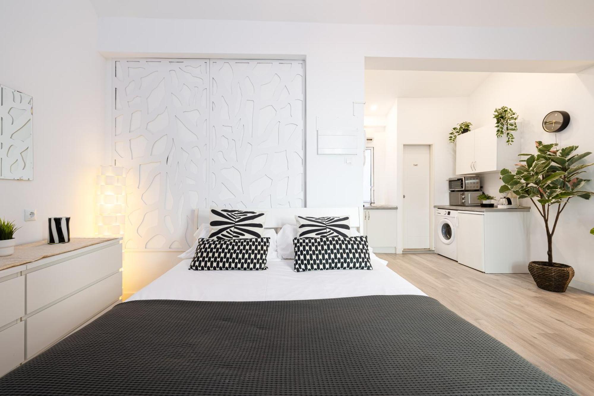 Апартаменты Holidays2Malaga Picasso Area Экстерьер фото